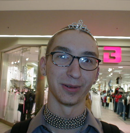petewithtiara.jpg